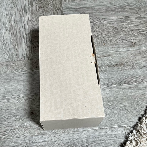 Brand new Golden Goose - Picture 7 of 8